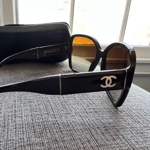 CC Logo sunglasses